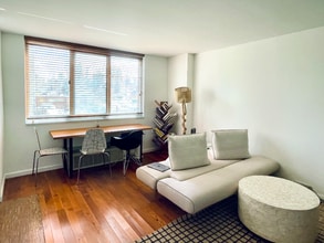 340 E 94th St in New York, NY - Building Photo - Building Photo