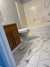 374 River St, Unit # 2 in Haverhill, MA - Foto de edificio - Building Photo