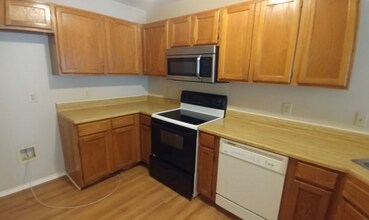 722 Meadow Gate in Converse, TX - Building Photo - Building Photo