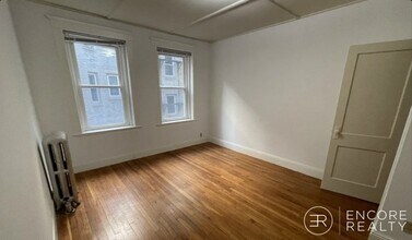 143 Park Dr, Unit 37 in Boston, MA - Foto de edificio - Building Photo