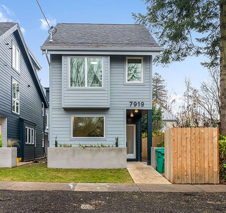 Brand new Portsmouth home steps from Colum in Portland, OR - Foto de edificio
