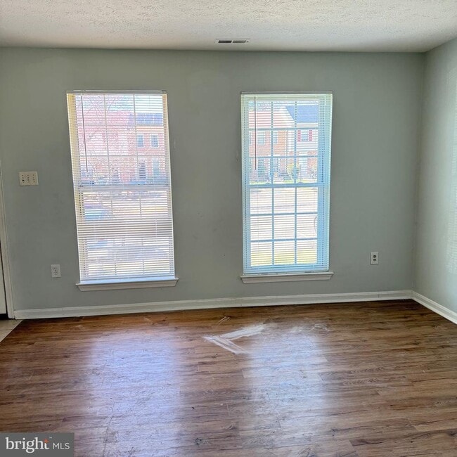 2423 W Rosecroft Village Cir in Oxon Hill, MD - Building Photo - Building Photo