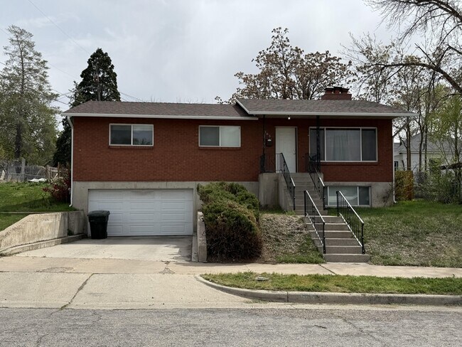 property at 565 E 33rd St