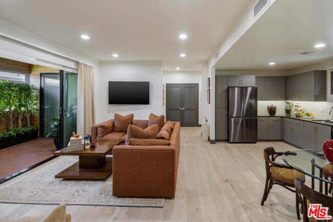 property at 118 Orlando Ave