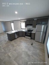 993 E Michigan Ave in Battle Creek, MI - Building Photo - Building Photo