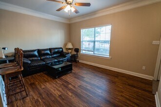 1896 Honolulu Ln in Tallahassee, FL - Building Photo - Building Photo