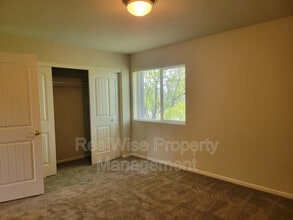 2478 SW Timber View Ct in Redmond, OR - Building Photo - Building Photo