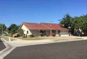 5313 W Lehnhardt Ave in Santa Ana, CA - Building Photo