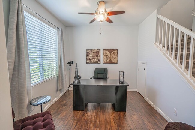 27505 N Weeping Willow Dr in Santa Clarita, CA - Building Photo - Building Photo