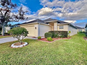 5234 Gato Del Sol Cir in Zephyrhills, FL - Building Photo - Building Photo