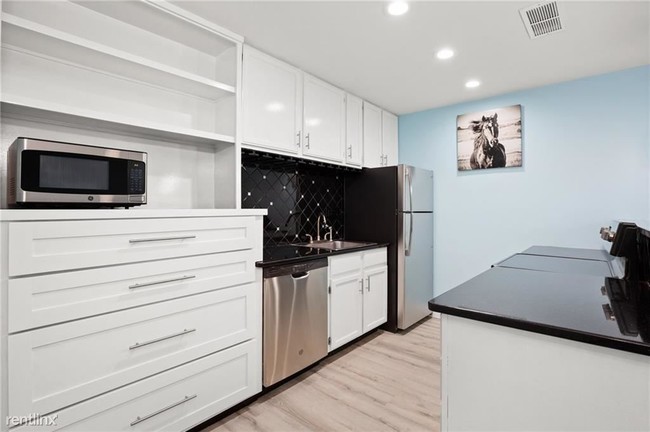2600 Penny Ln-Unit -Apt 211 in Austin, TX - Building Photo - Building Photo