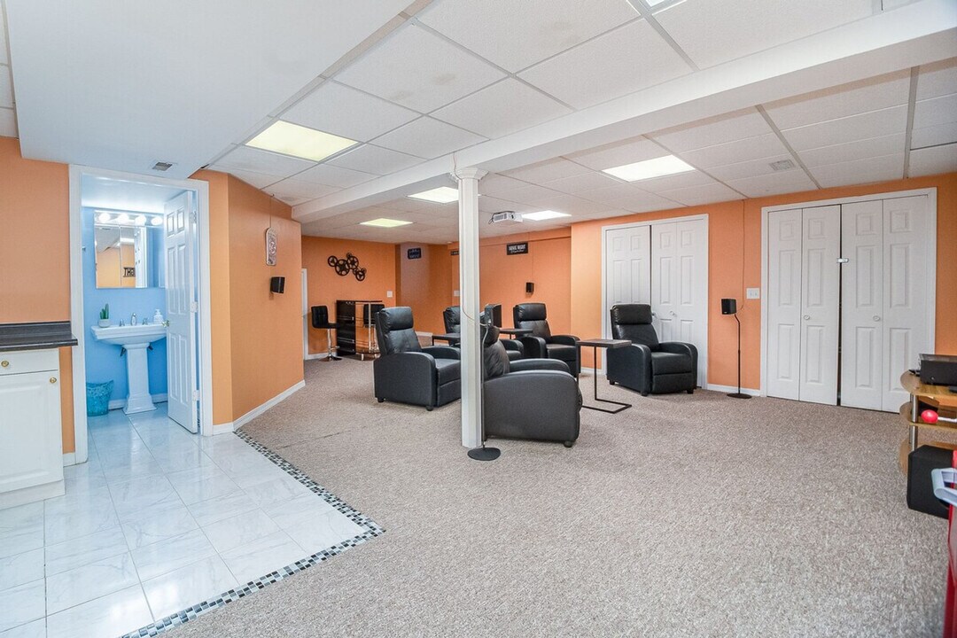 8057 Mason Ln, Unit SI ID1285020P in Woodridge, IL - Foto de edificio