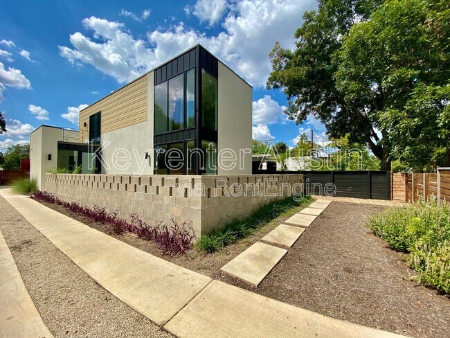 1905 Riverview St in Austin, TX - Building Photo - Building Photo