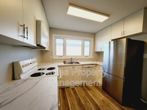 10318-10156 156 St NW in Edmonton, AB - Building Photo - Building Photo