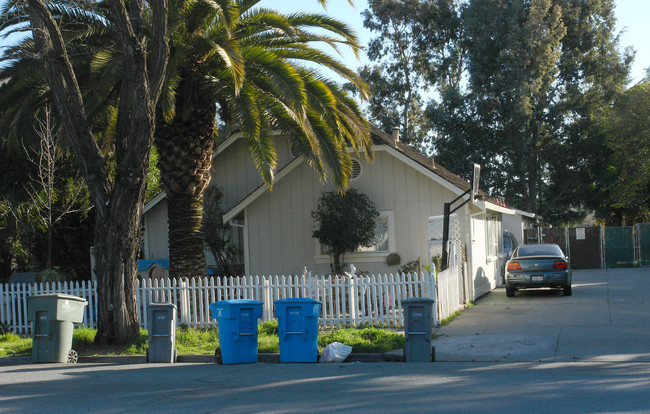 7060 Church St in Gilroy, CA - Building Photo - Building Photo