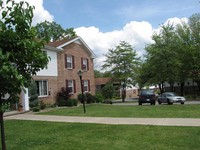 Hickory & Penngrove Village in Hermitage, PA - Foto de edificio - Building Photo