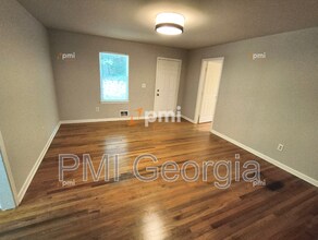 819 Forrest Cir SE in Atlanta, GA - Building Photo - Building Photo