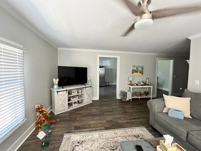 property at 9916 N Nash St