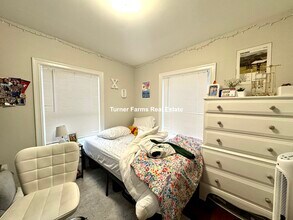 724 Parker St, Unit 3 in Boston, MA - Building Photo - Building Photo