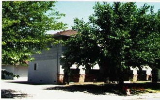 4501 Del Rio Rd in Sacramento, CA - Building Photo