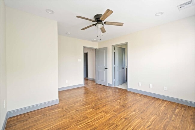 property at 4506 Mayflower St