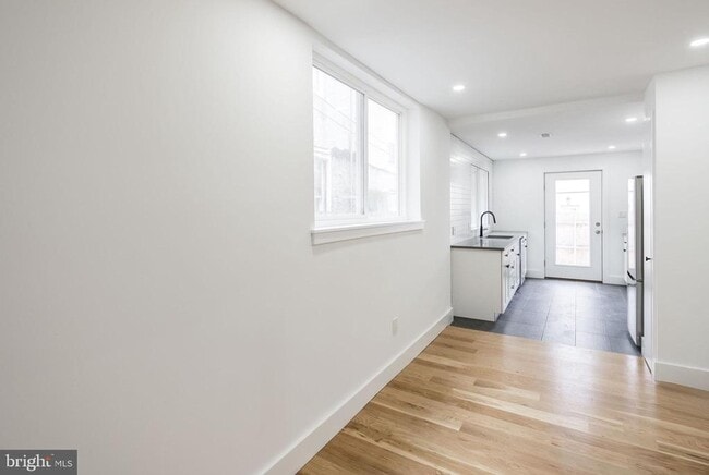 property at 2009 E Cumberland St