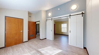 5585 Straub Rd, Unit 112 in College Station, TX - Building Photo - Building Photo