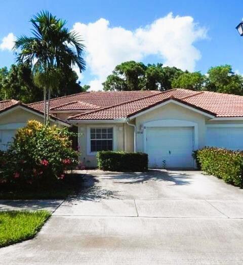 5036 N La Sedona Cir in Delray Beach, FL - Building Photo