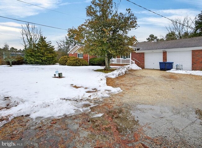 property at 764 Lakehurst Rd