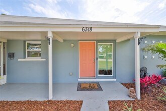 6318 21st Ave N in St. Petersburg, FL - Building Photo - Building Photo
