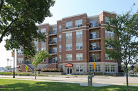 Worthington Apartments in Oconomowoc, WI - Foto de edificio - Building Photo