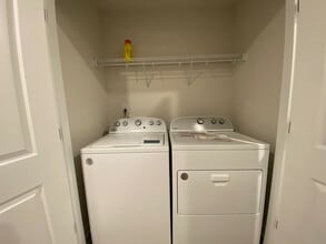 Room in Townhome on Memorial Pkwy in Charlotte, NC - Building Photo - Building Photo