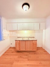 15601 Schoolcraft Rd, Unit 4 in Detroit, MI - Building Photo - Building Photo