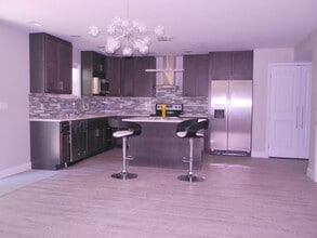 700 E Walnut St in Carbondale, IL - Building Photo - Building Photo