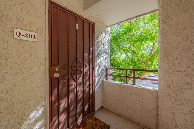 7350 N Via Paseo Del Sur Q201 Via in Scottsdale, AZ - Building Photo - Building Photo
