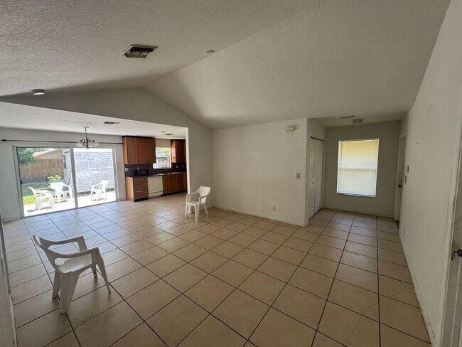 2380 Saranac Ave in West Palm Beach, FL - Building Photo - Building Photo