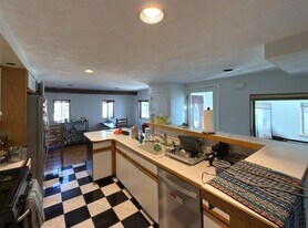 61 6th St, Unit A in Cambridge, MA - Building Photo