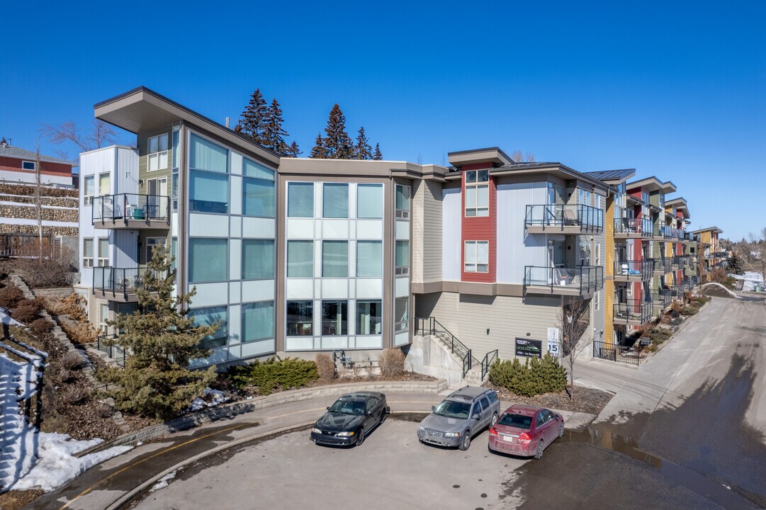 Stonecroft at Highland Park in Calgary, AB - Building Photo