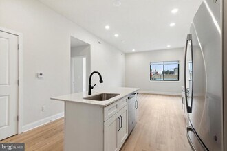 2157 E Lehigh Ave in Philadelphia, PA - Foto de edificio - Building Photo