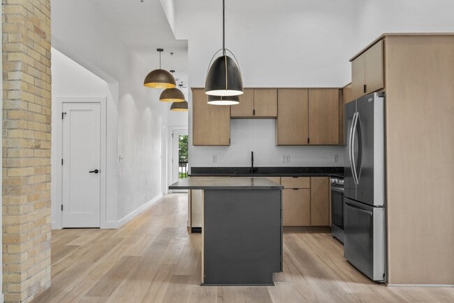 308 Oak St, Unit 202