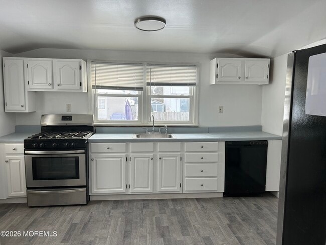 property at 276 Linden Ave