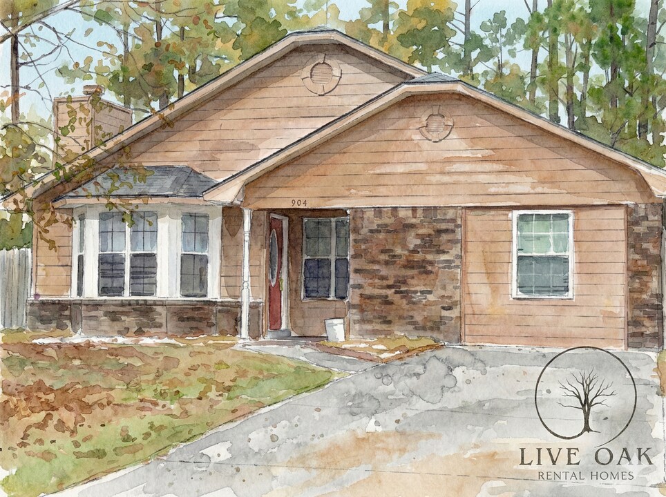 904 Willowbrook Dr in Hinesville, GA - Building Photo