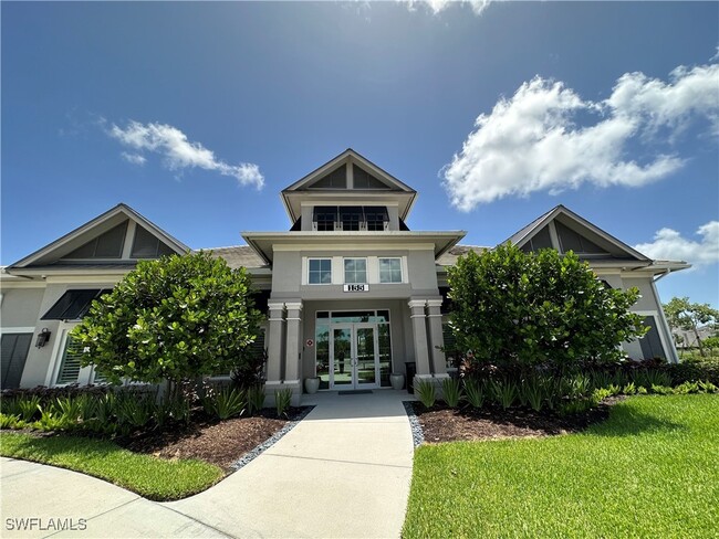 257 Indies Dr E in Naples, FL - Foto de edificio - Building Photo