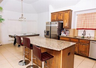 108 Dogwood Dr in Red Oak, TX - Building Photo - Building Photo