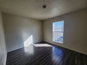 210 W Montgomery St in Brazil, IN - Building Photo - Building Photo