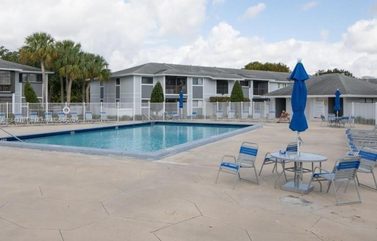 9719 Hammocks Blvd in Miami, FL - Building Photo