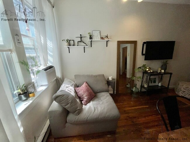 99 Prince St, Unit 4