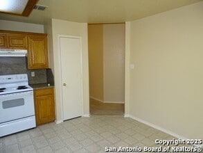 6046 Mountain Meadow in San Antonio, TX - Building Photo - Building Photo