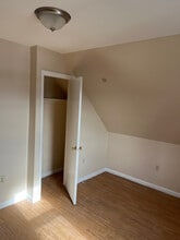 13 Armstrong Pl, Unit Apt 3 in Bridgeport, CT - Building Photo - Building Photo
