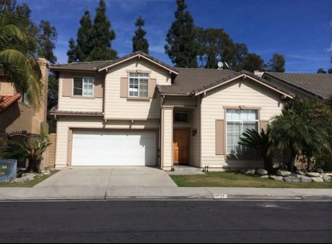 1131 Mira Lago Ln E